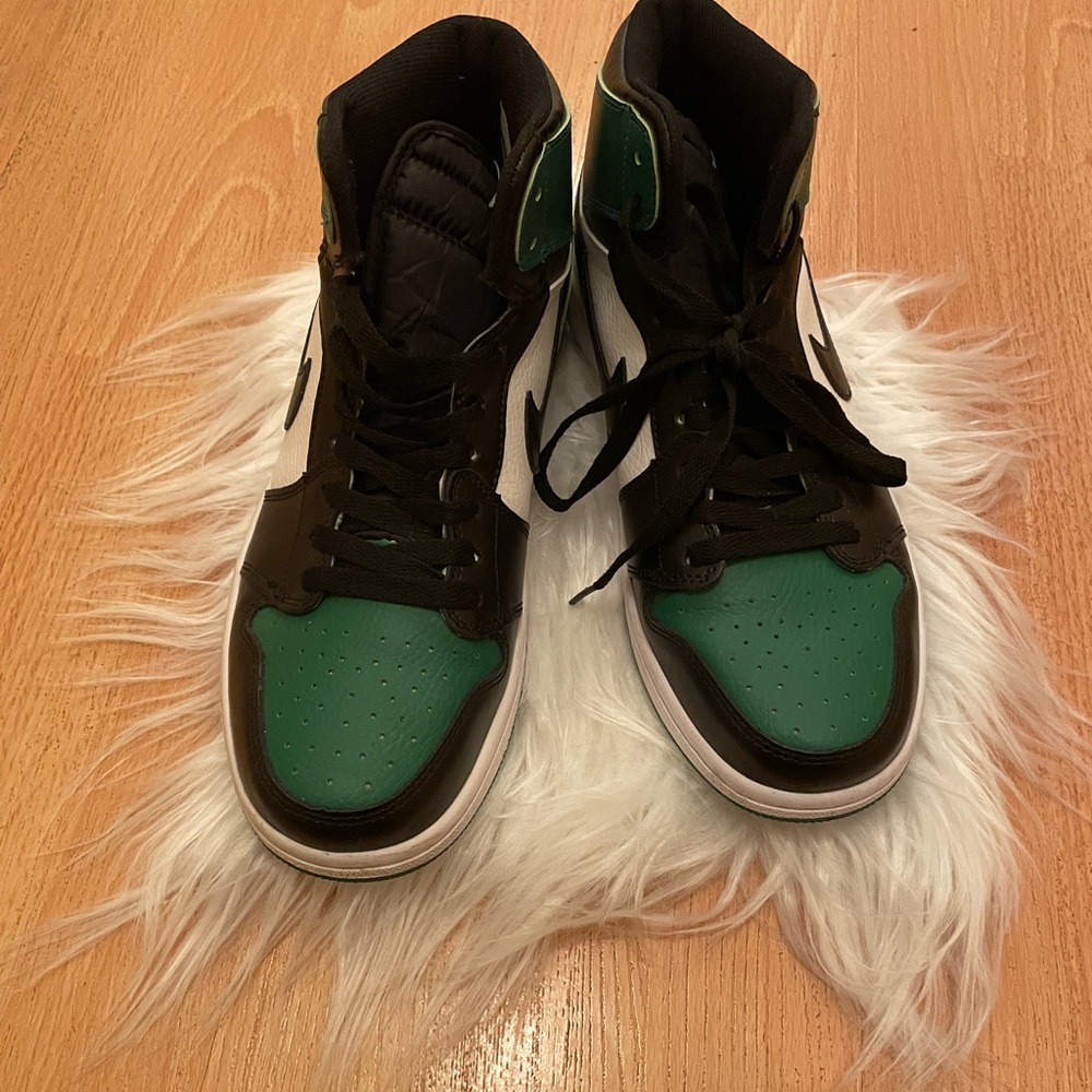 Men's High-Top Sneakers - Green and Black